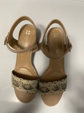 Naturalizer Tan and Cream Floral-Patterned Ankle-Strap Sandals